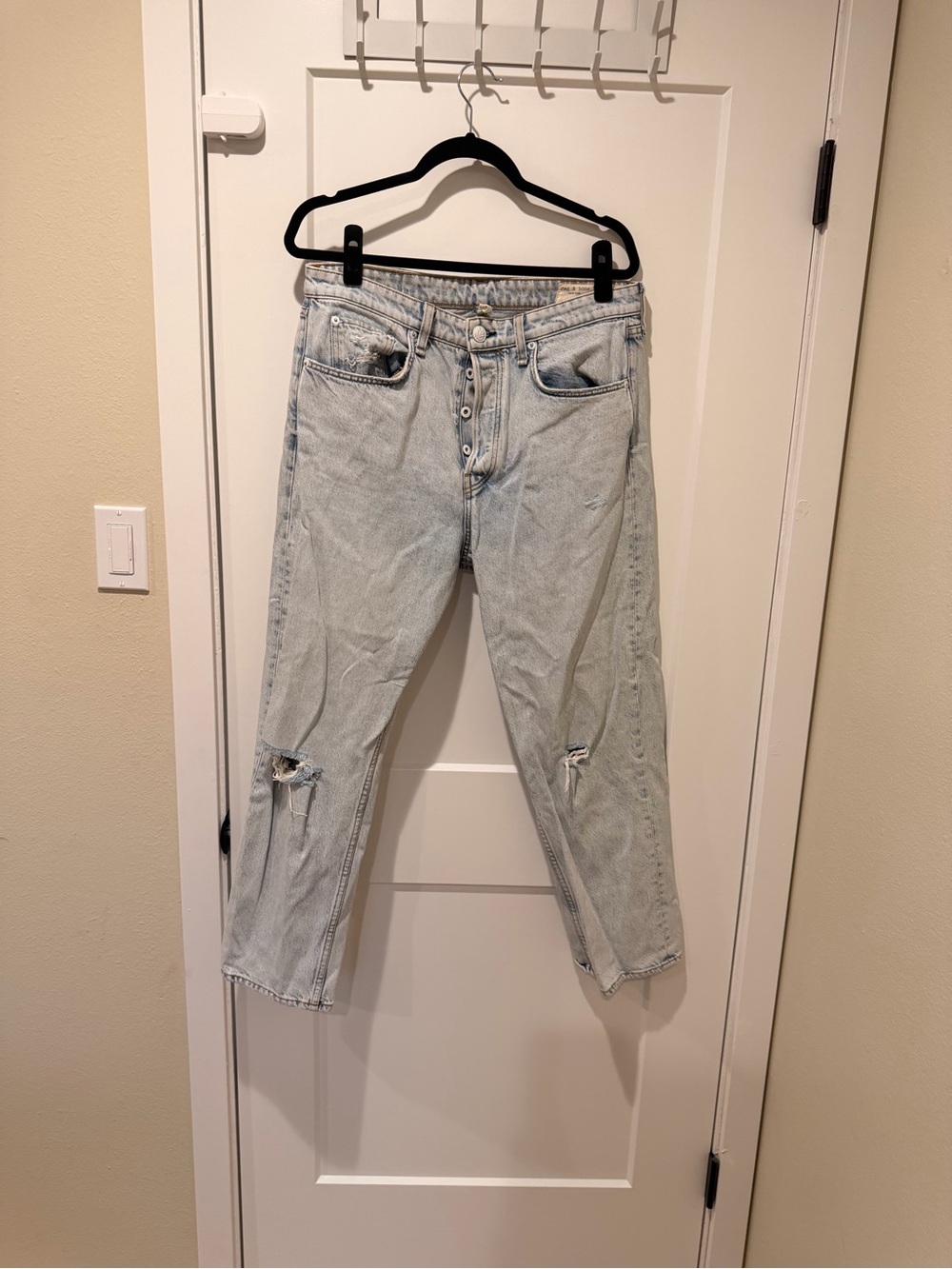 Rag & Bone Light Wash Women's Distressed Jeans - Casual Straight Leg
